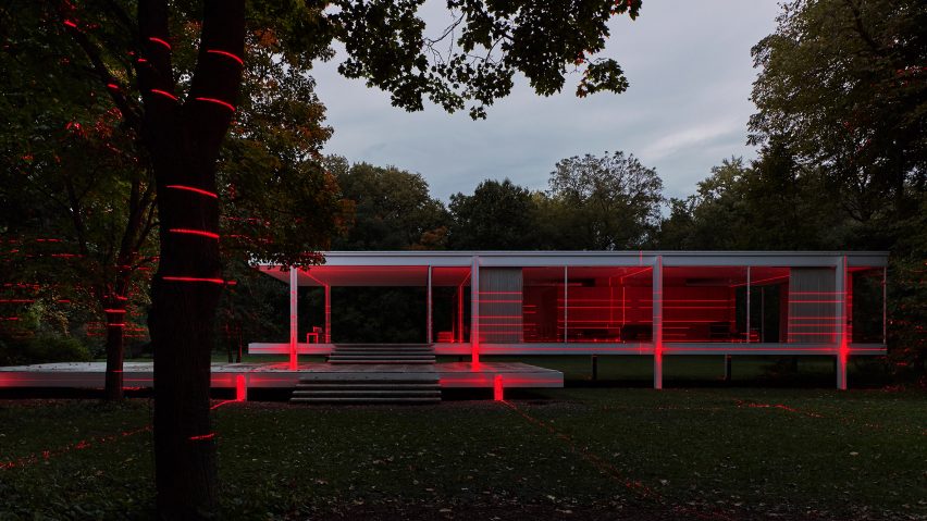 Geometry of Light at Mies van der Rohe's Farnsworth House by Iker Gil and Luftwerk