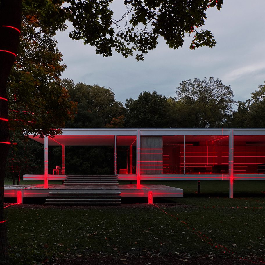 Geometry of Light at Mies van der Rohe's Farnsworth House by Iker Gil and Luftwerk