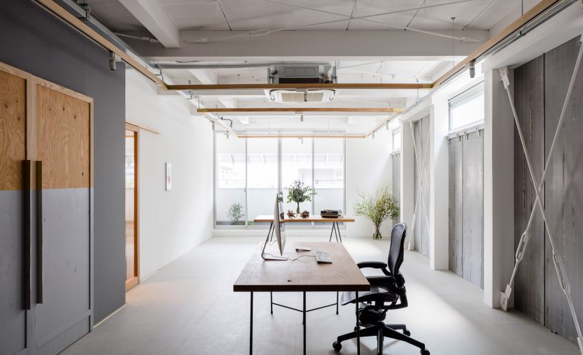 Panda minimal office by Shimpei Oda Architect Office and Atelier Loowe