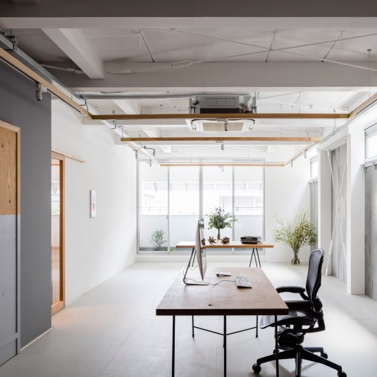 Panda minimal office by Shimpei Oda Architect Office and Atelier Loowe