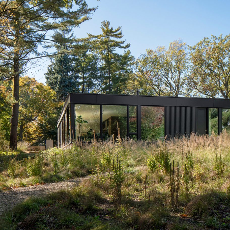 Ravine House by Wheeler Kearns