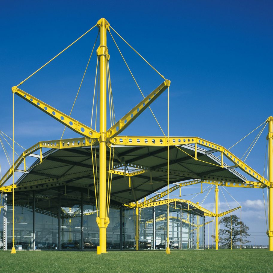 High-tech architecture: Renault Distribution Centre by Norman Foster
