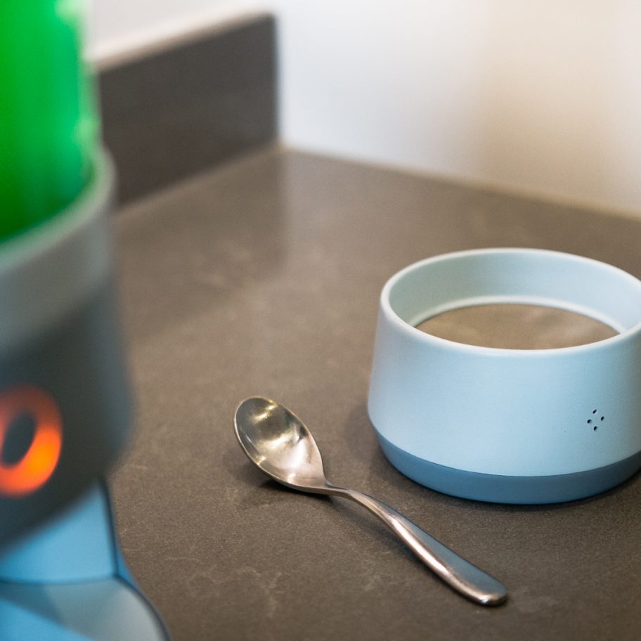 Spira countertop bioreactor allows users to grow their own algae for food
