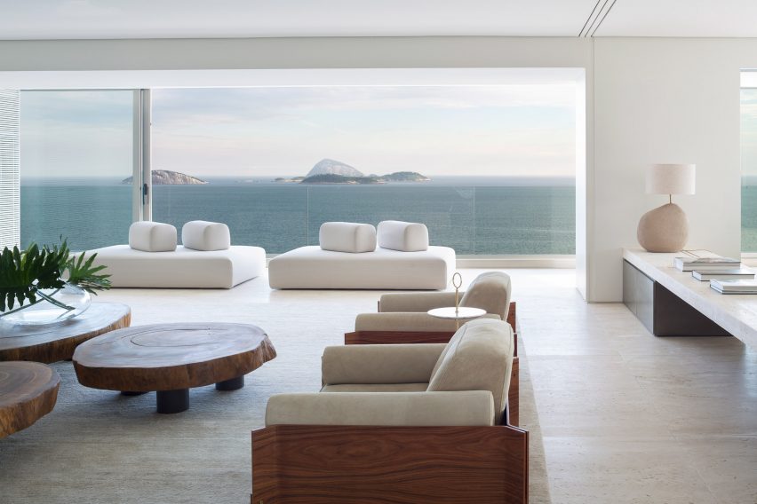 RS Apartment by Studio Arthur Casas
