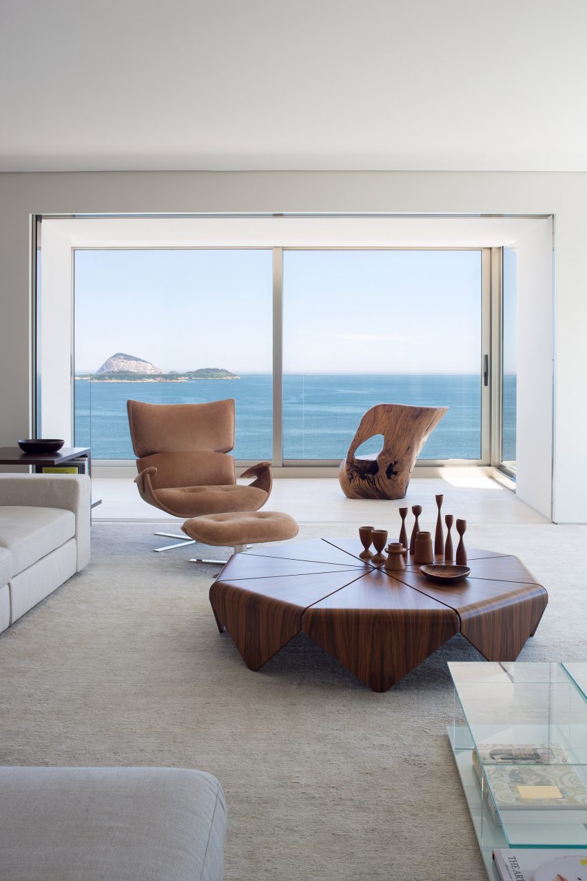 RS Apartment by Studio Arthur Casas