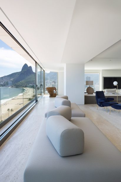 RS Apartment by Studio Arthur Casas