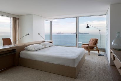 RS Apartment by Studio Arthur Casas