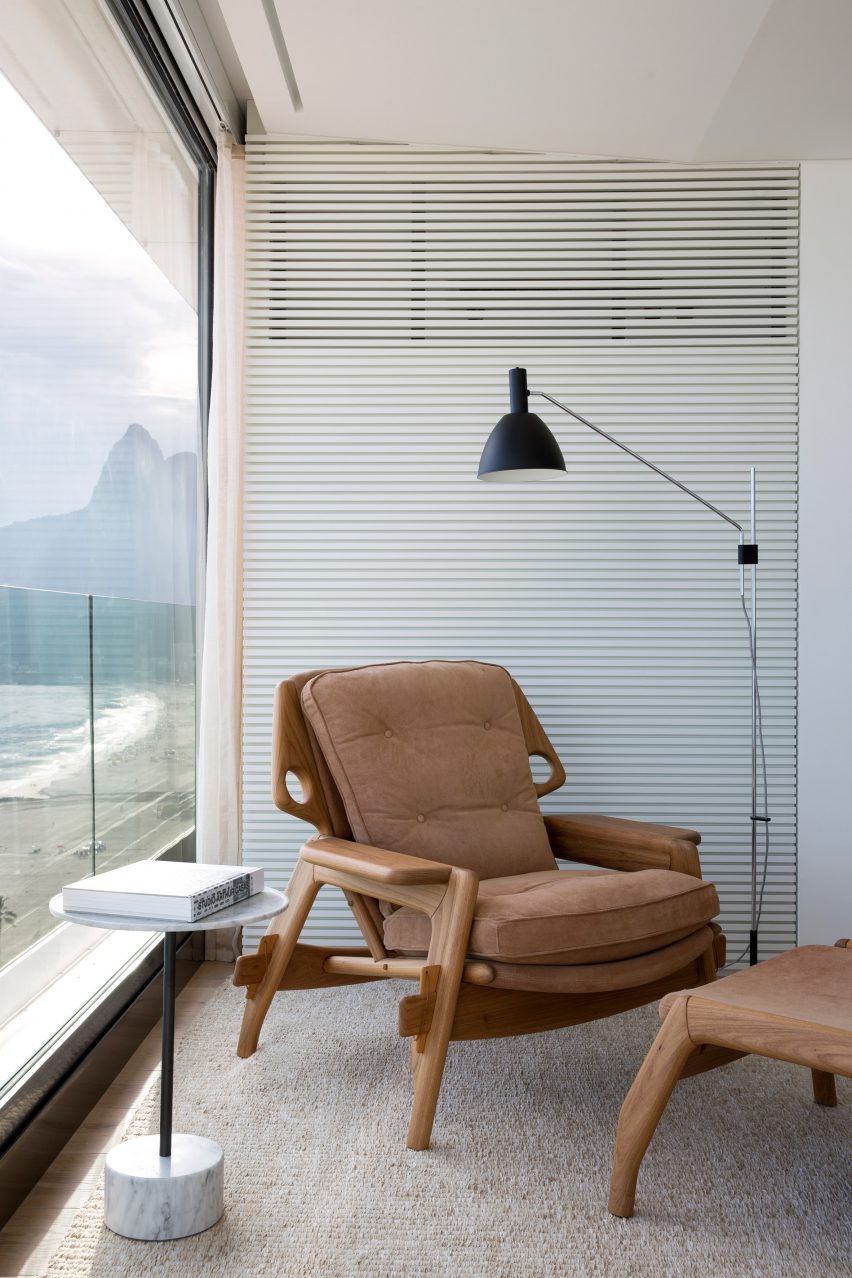 RS Apartment by Studio Arthur Casas