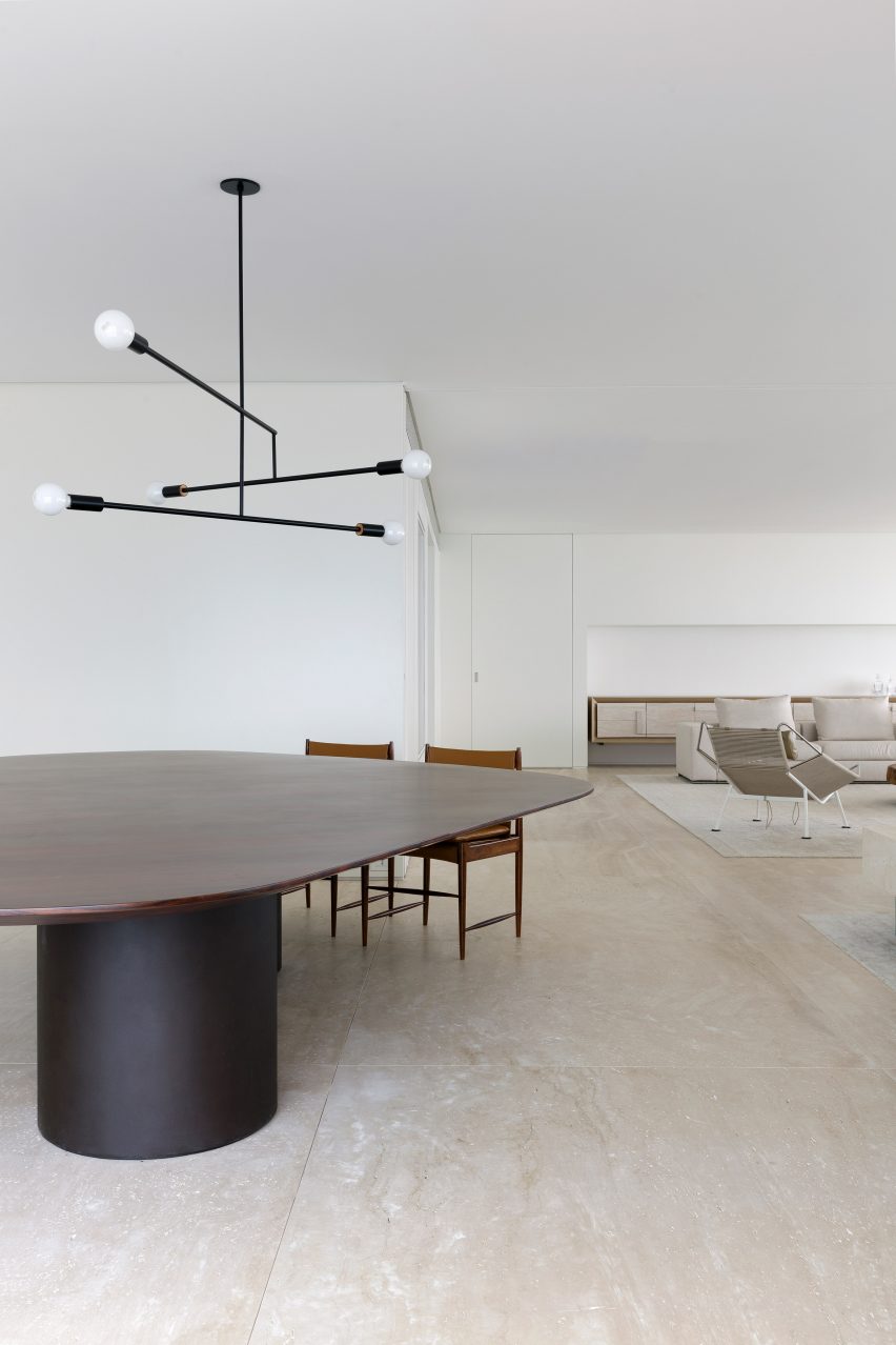 RS Apartment by Studio Arthur Casas