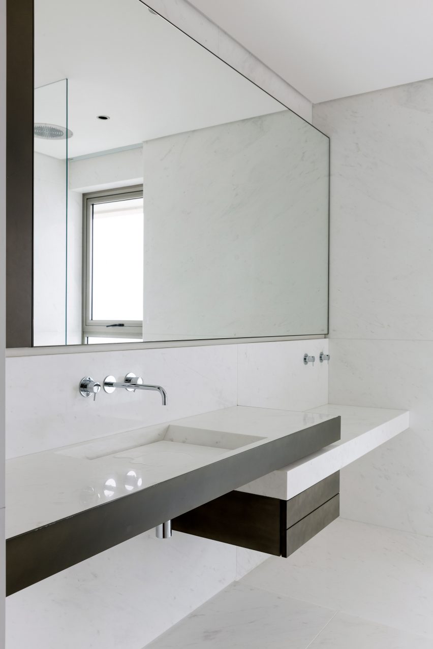 RS Apartment by Studio Arthur Casas