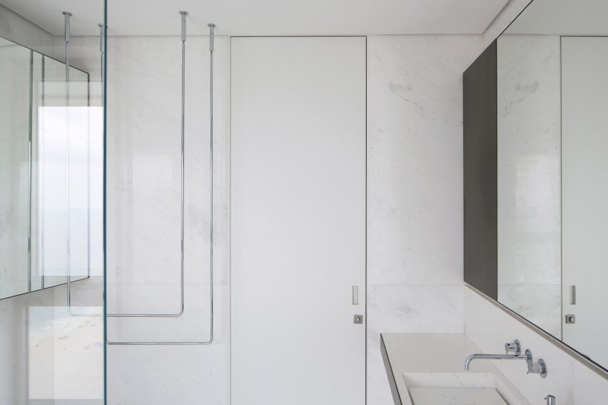 RS Apartment by Studio Arthur Casas