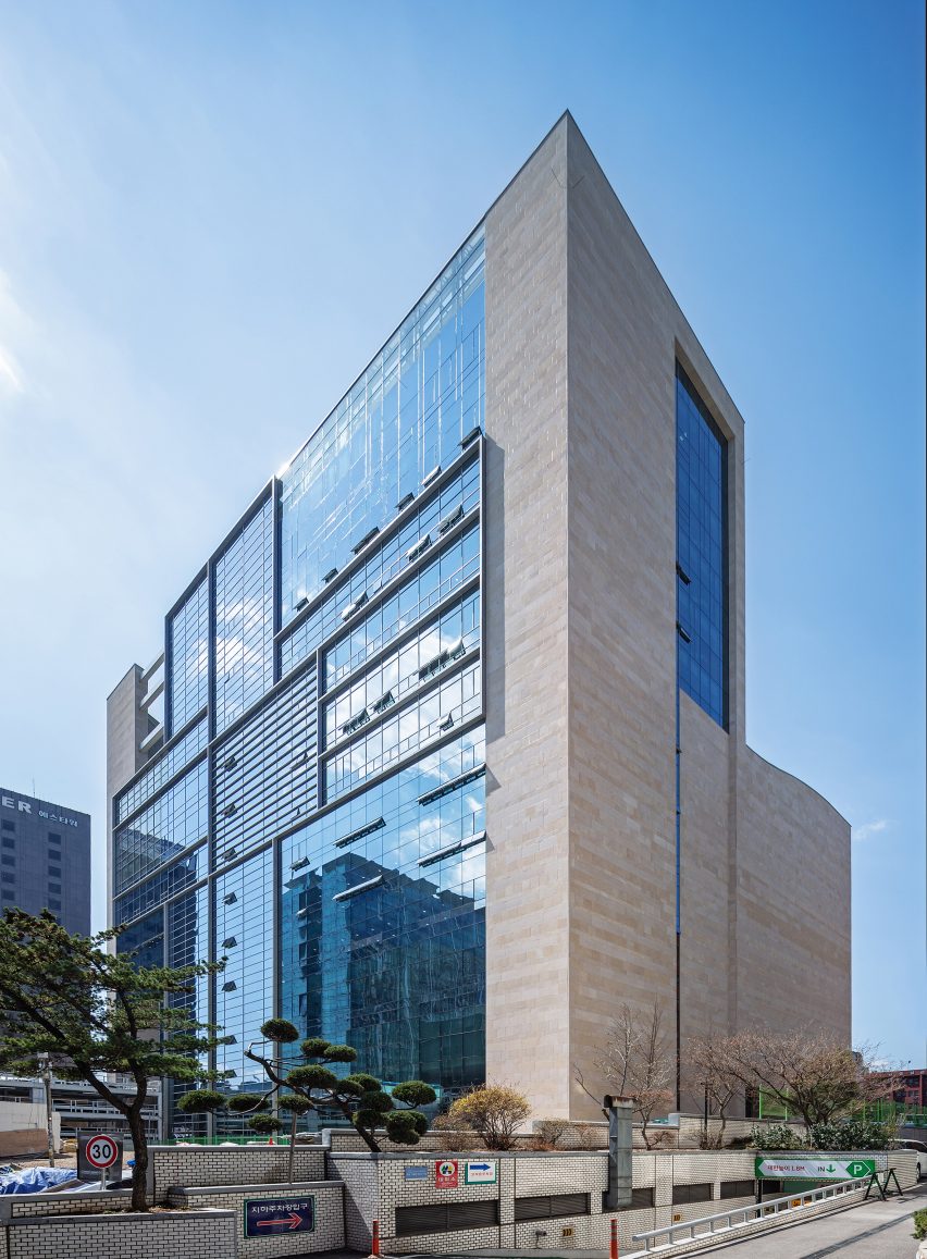 Saemoonan Church in Seoul South Korea, by Seoinn Design Group