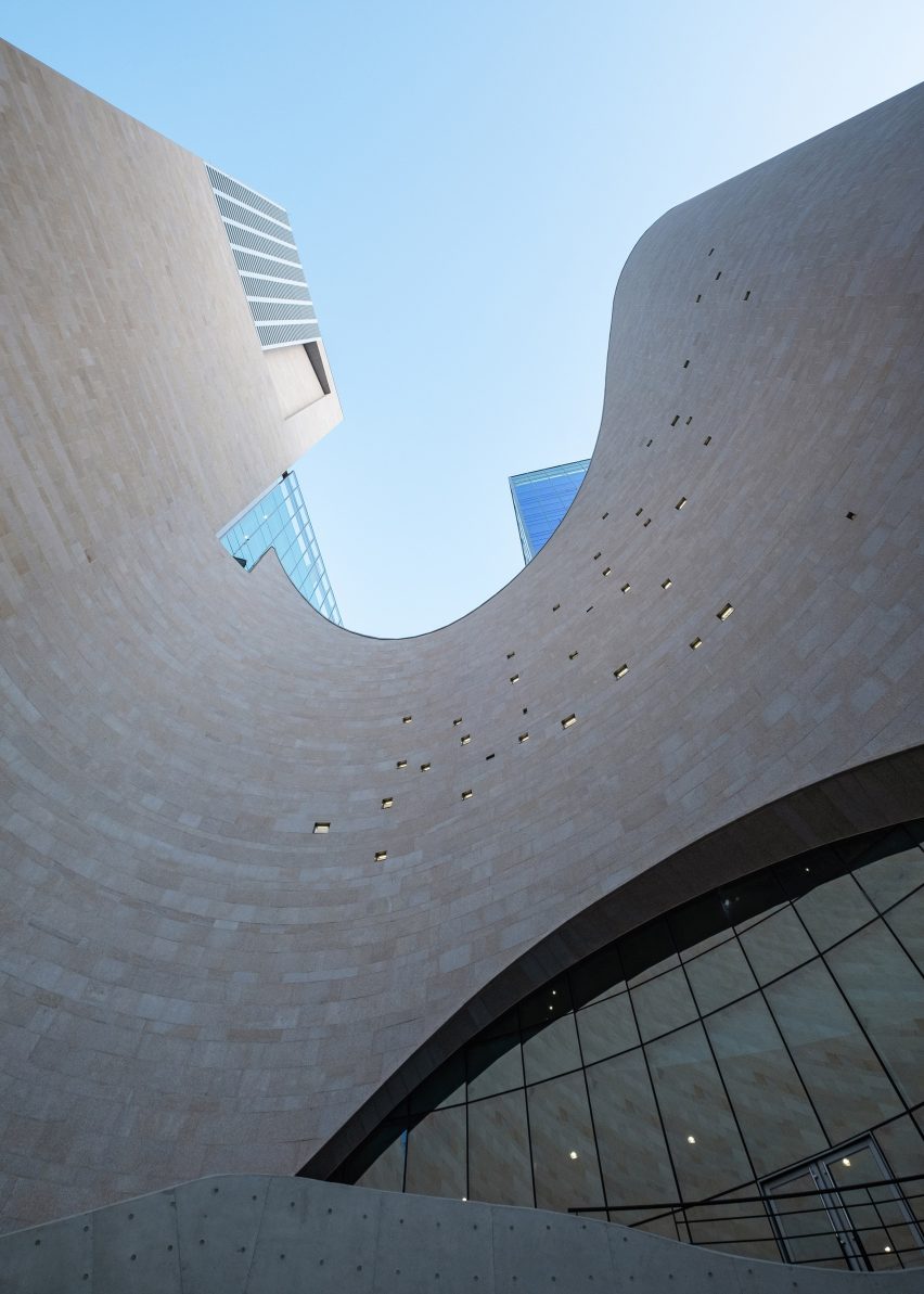 Saemoonan Church in Seoul South Korea, by Seoinn Design Group