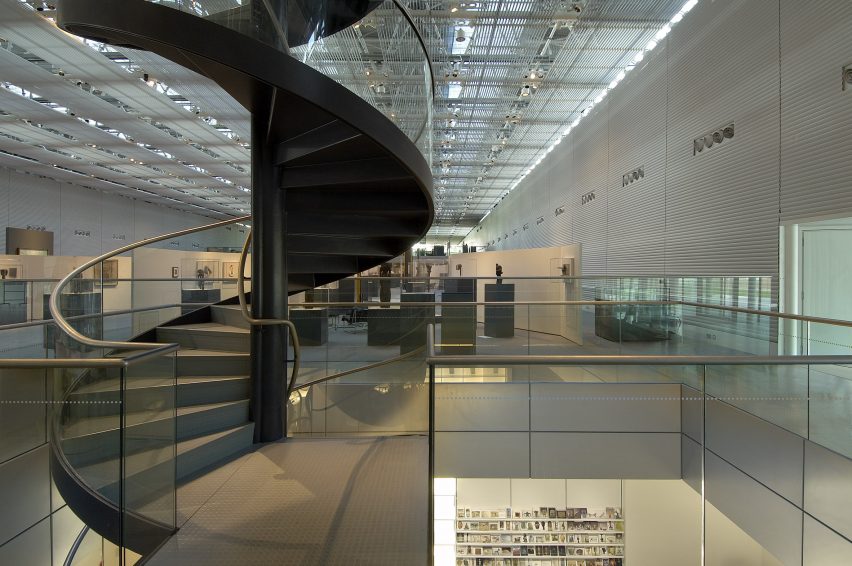 High-tech architecture: Sainsbury Centre for the Visual Arts by Norman Foster