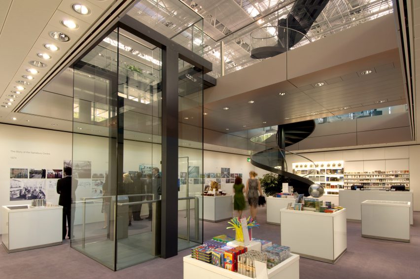 High-tech architecture: Sainsbury Centre for the Visual Arts by Norman Foster