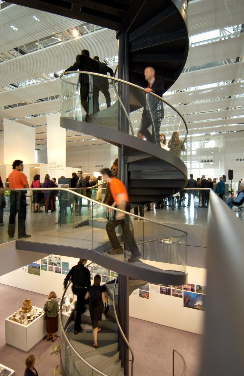 High-tech architecture: Sainsbury Centre for the Visual Arts by Norman Foster