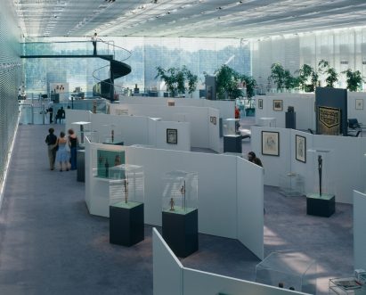High-tech architecture: Sainsbury Centre for the Visual Arts by Norman Foster