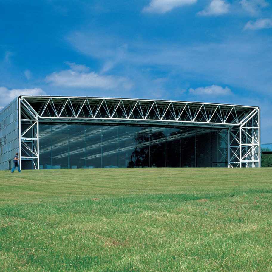 High-tech architecture: Sainsbury Centre for the Visual Arts by Norman Foster