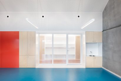 School Zarren with pink concrete stair by Felt in Belgium