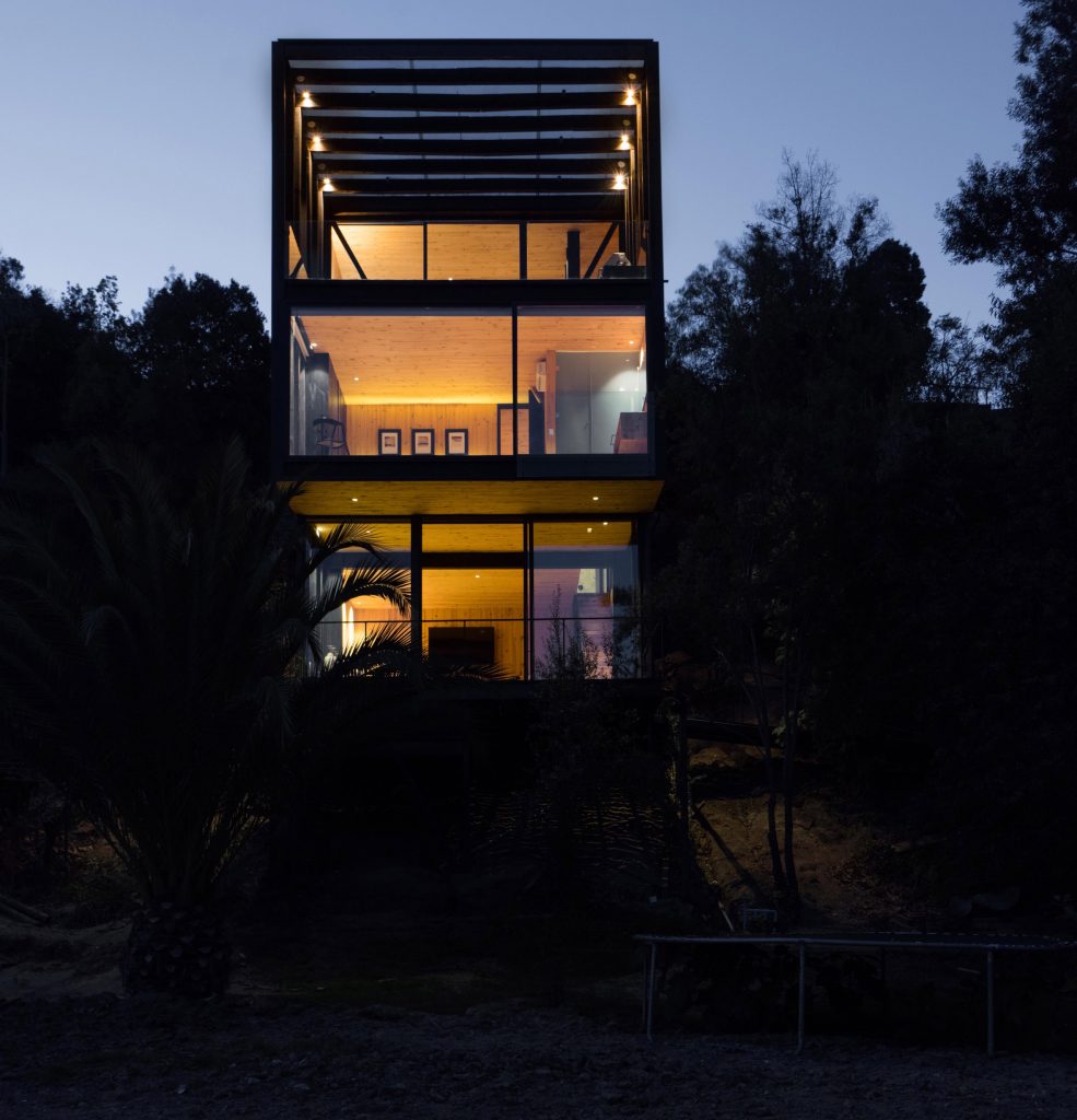 Slope House by Hsu Rudolphy