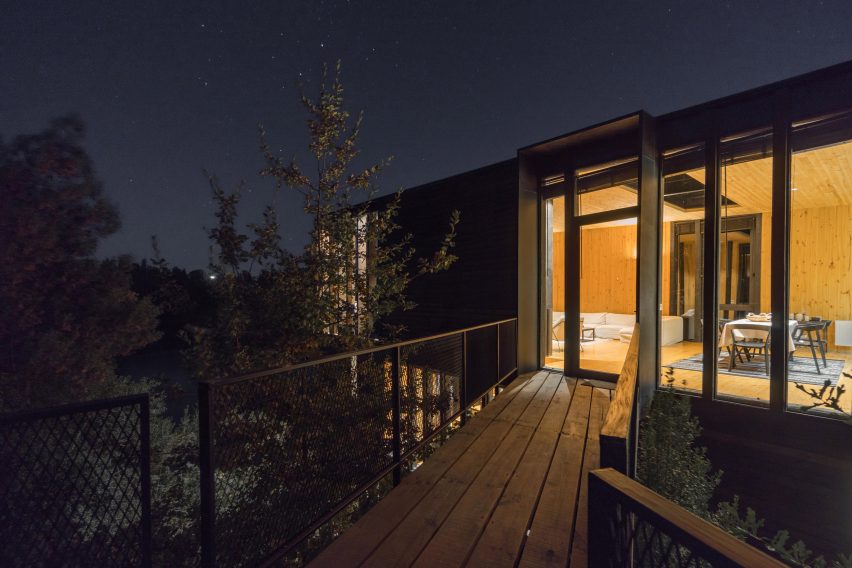 Slope House by Hsu Rudolphy