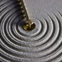 Sand clock by Studio Ayaskan