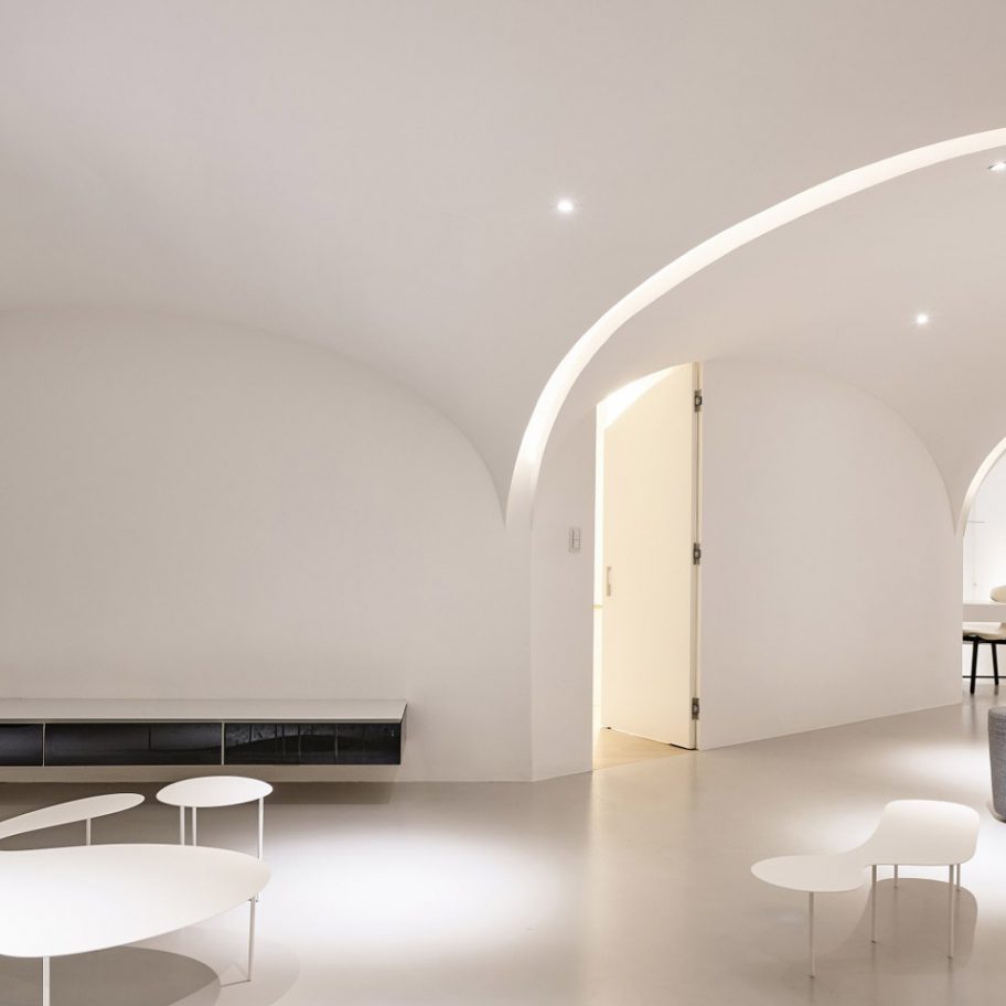 Sunny Apartment by Very Studio