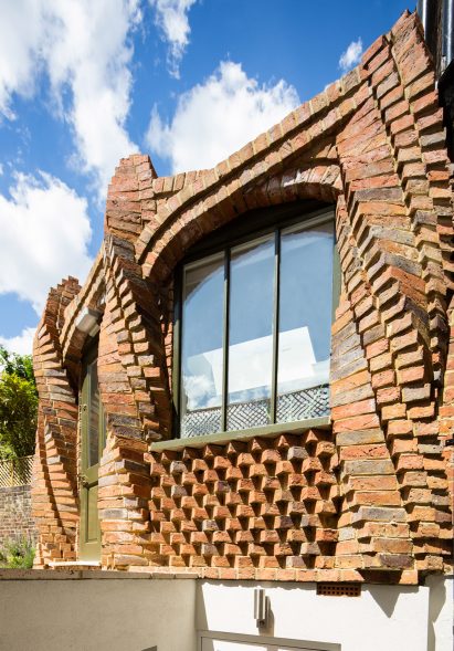 Twist House extension by Urban Mesh