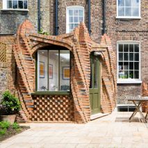 Twist House extension by Urban Mesh