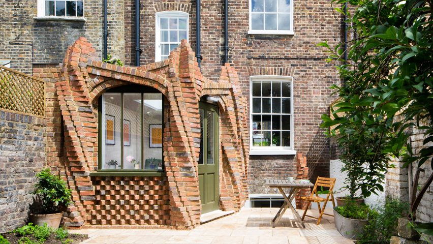 Twist House extension by Urban Mesh