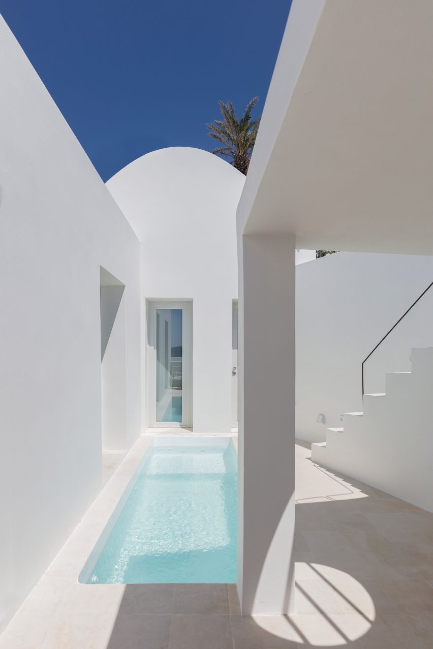 Two holiday residences in Fira by Kapsimalis Architects