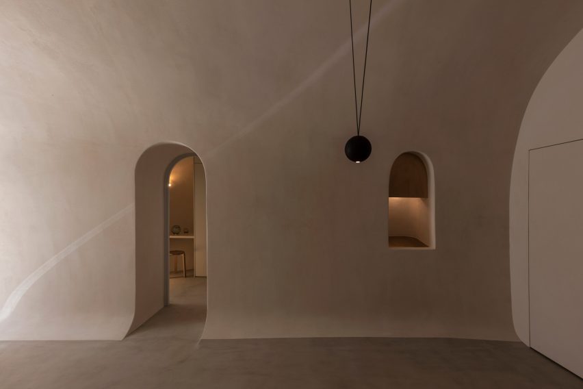 Two holiday residences in Fira by Kapsimalis Architects