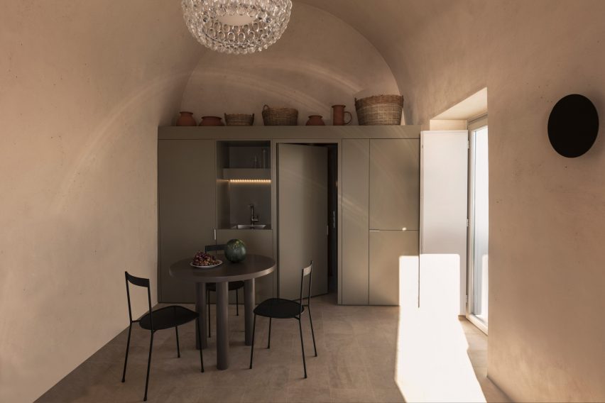 Two holiday residences in Fira by Kapsimalis Architects