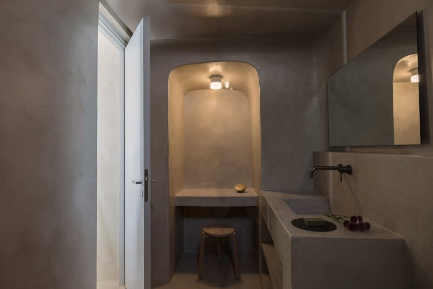 Two holiday residences in Fira by Kapsimalis Architects