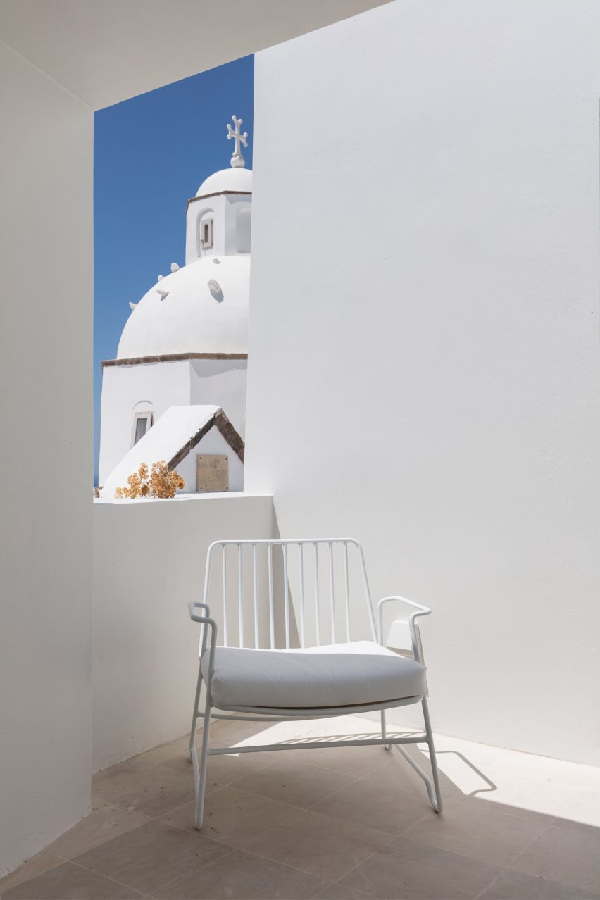 Two holiday residences in Fira by Kapsimalis Architects