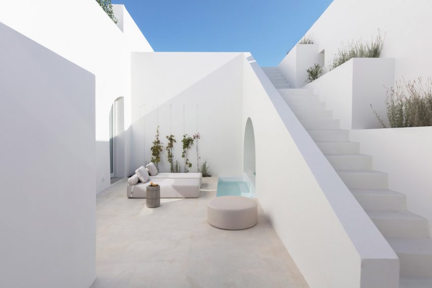 Two holiday residences in Fira by Kapsimalis Architects
