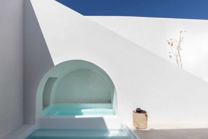 Two holiday residences in Fira by Kapsimalis Architects