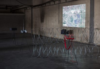 Irakli Sabekia turns razor wire fence into radio transmitter to protest Russian invasion of Georgia