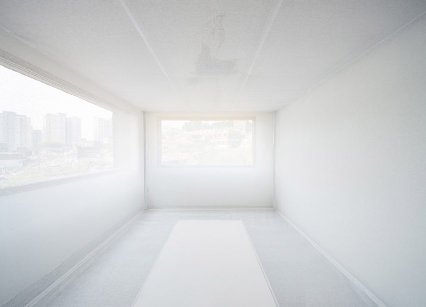 ArchiWorkshop's "funeral for a house" installation examines Seoul's redevelopment procedures