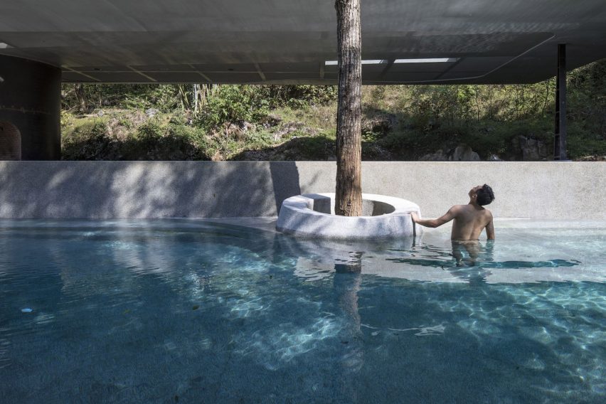XY Yunlu Hotel by Atelier Liu Yuyang