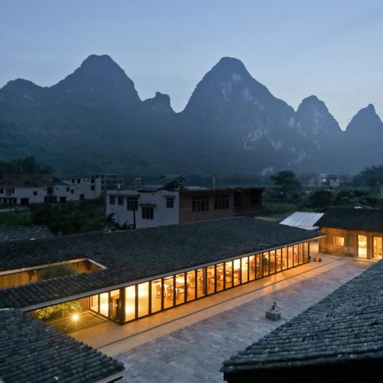 XY Yunlu Hotel by Atelier Liu Yuyang