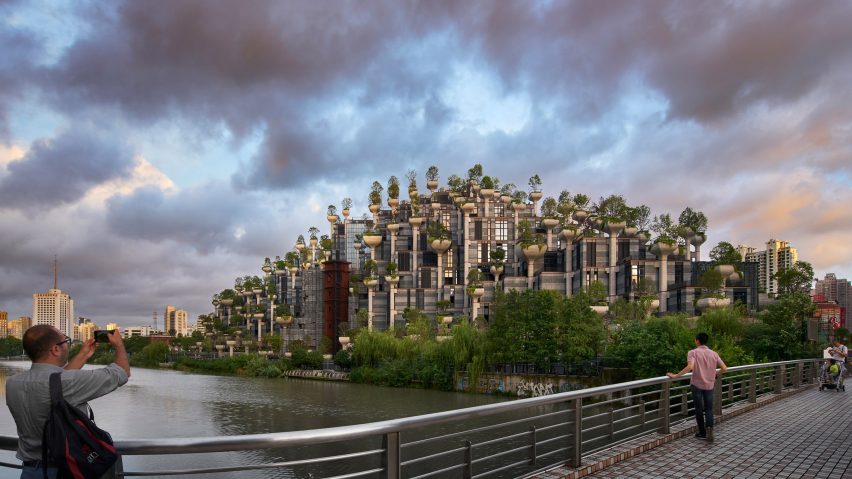 New photos of 1,000 Trees by Heatherwick Studio near completion in China