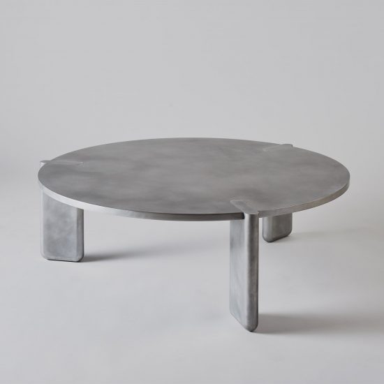 Pelle aluminium table
