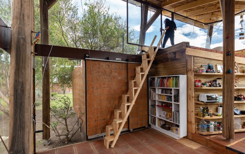 Casa de las Tejas Voladoras by Daniel Moreno Flores