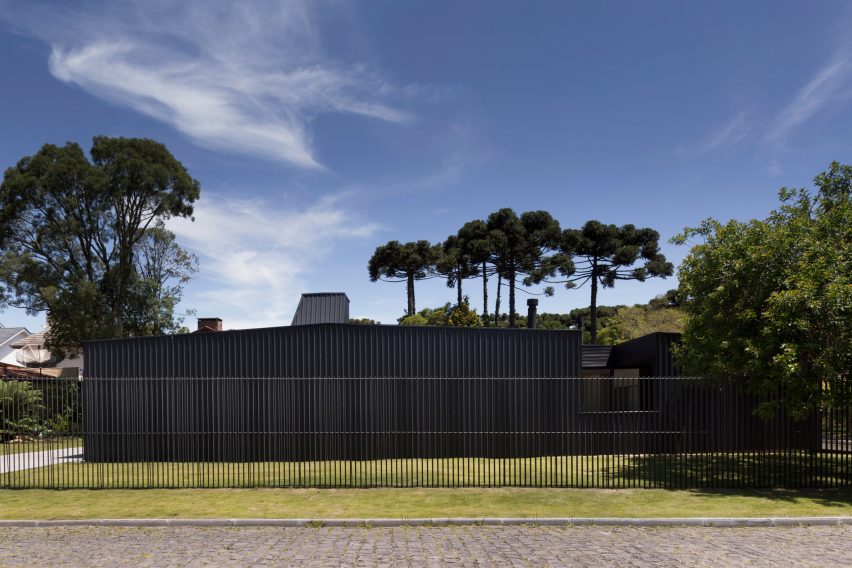 Casa de Lata by Sauermartins