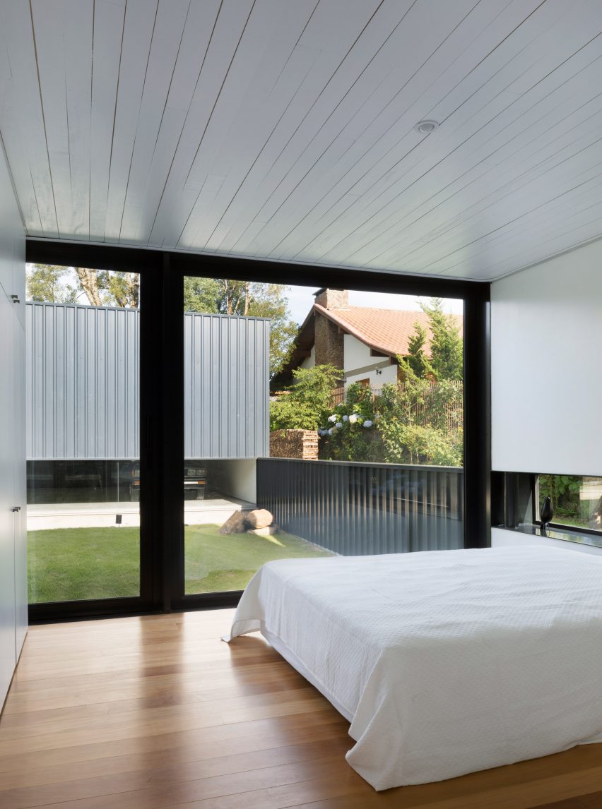 Casa de Lata by Sauermartins