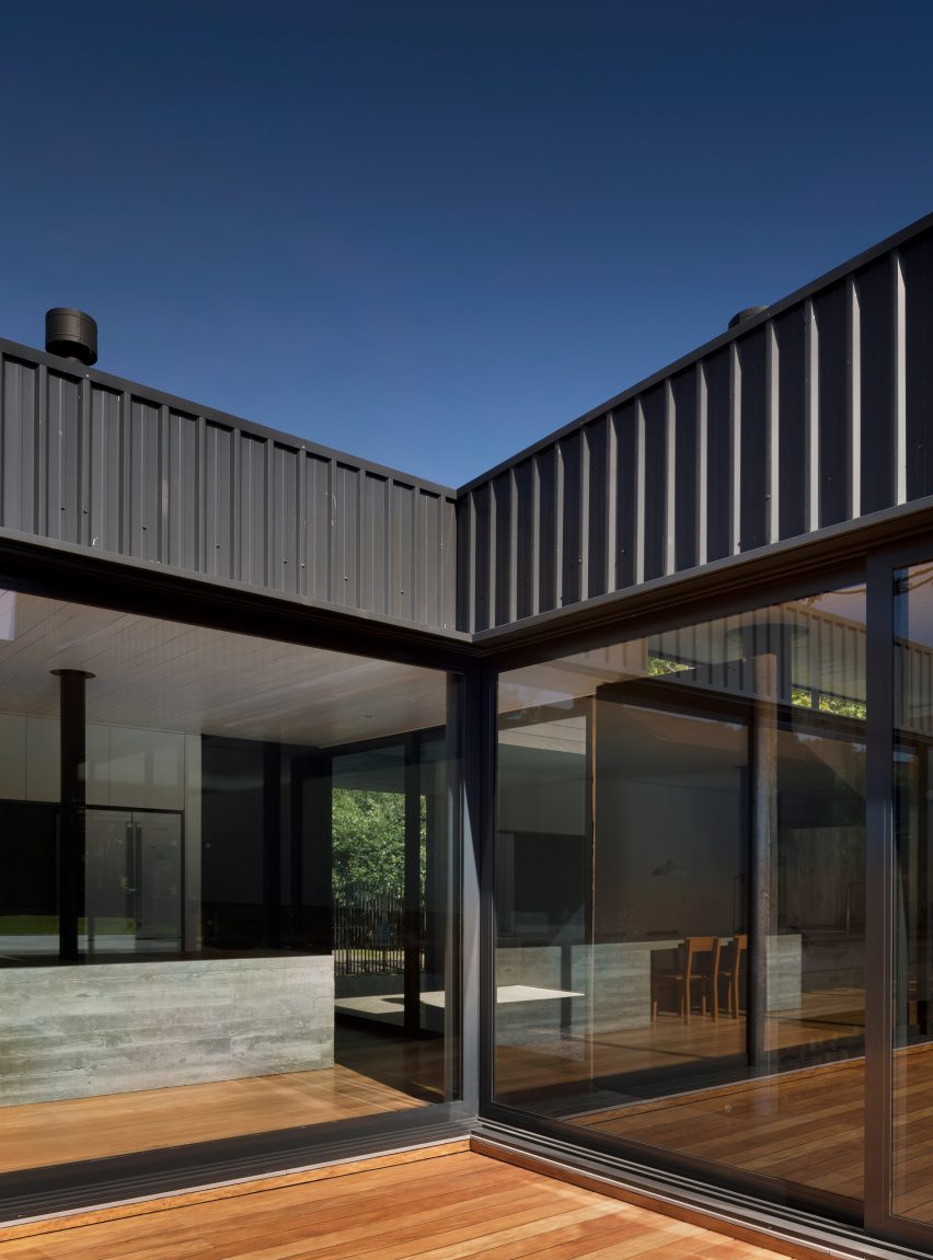 Casa de Lata by Sauermartins