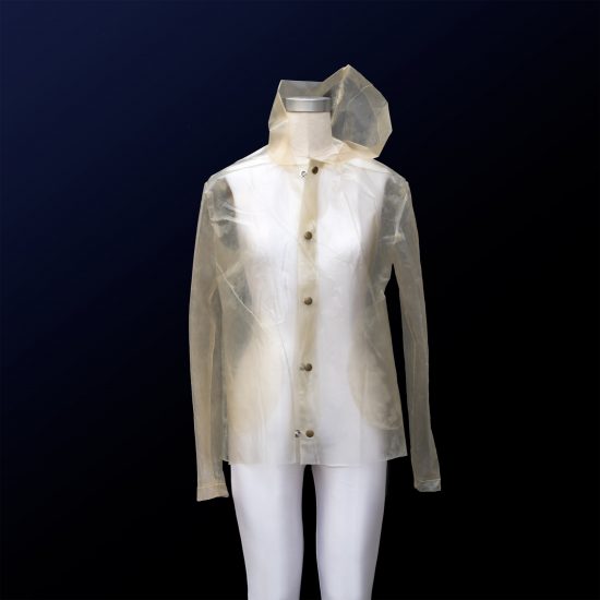 Charlotte McCurdy creates carbon negative raincoat from algae plastic