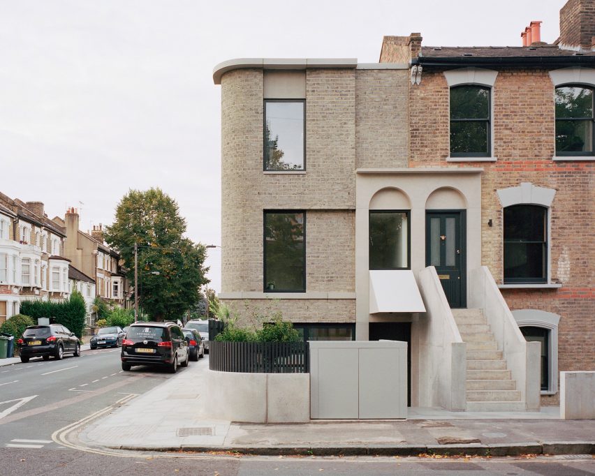 Corner House by 31/44 Architects entrance