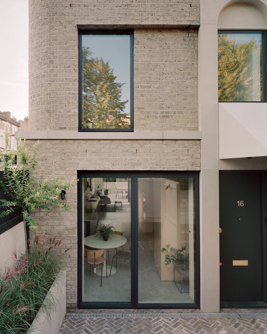Corner House by 31/44 Architects facade